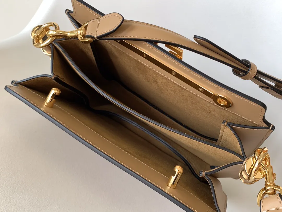 Fendi touch 風琴ハンドバッグ ベージュ レザー - 画像 (9)