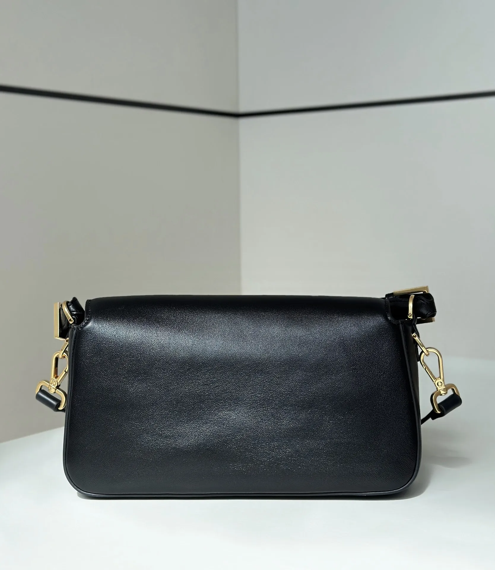 FENDI Stefano Pilati BAGUETTE 黒 バッグ - 画像 (4)