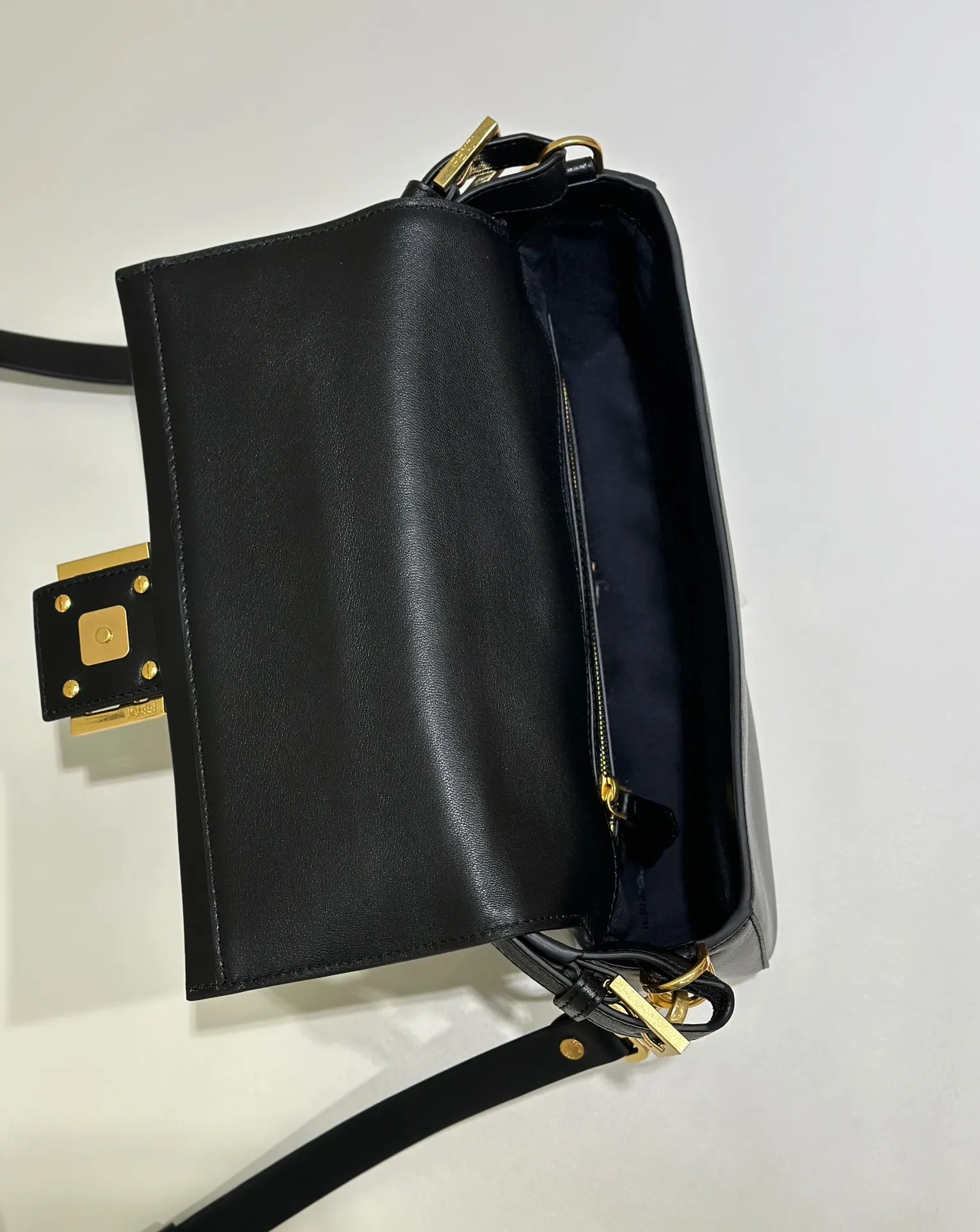 FENDI Stefano Pilati BAGUETTE 黒 バッグ - 画像 (10)