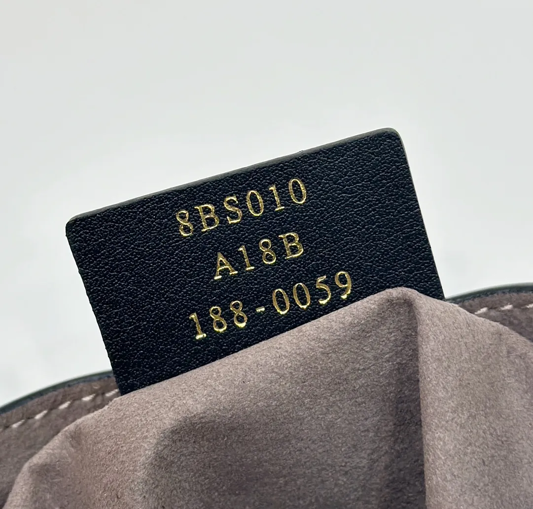 FENDI MON TRESOR ブラック 全皮老花水桶バッグ - 画像 (8)