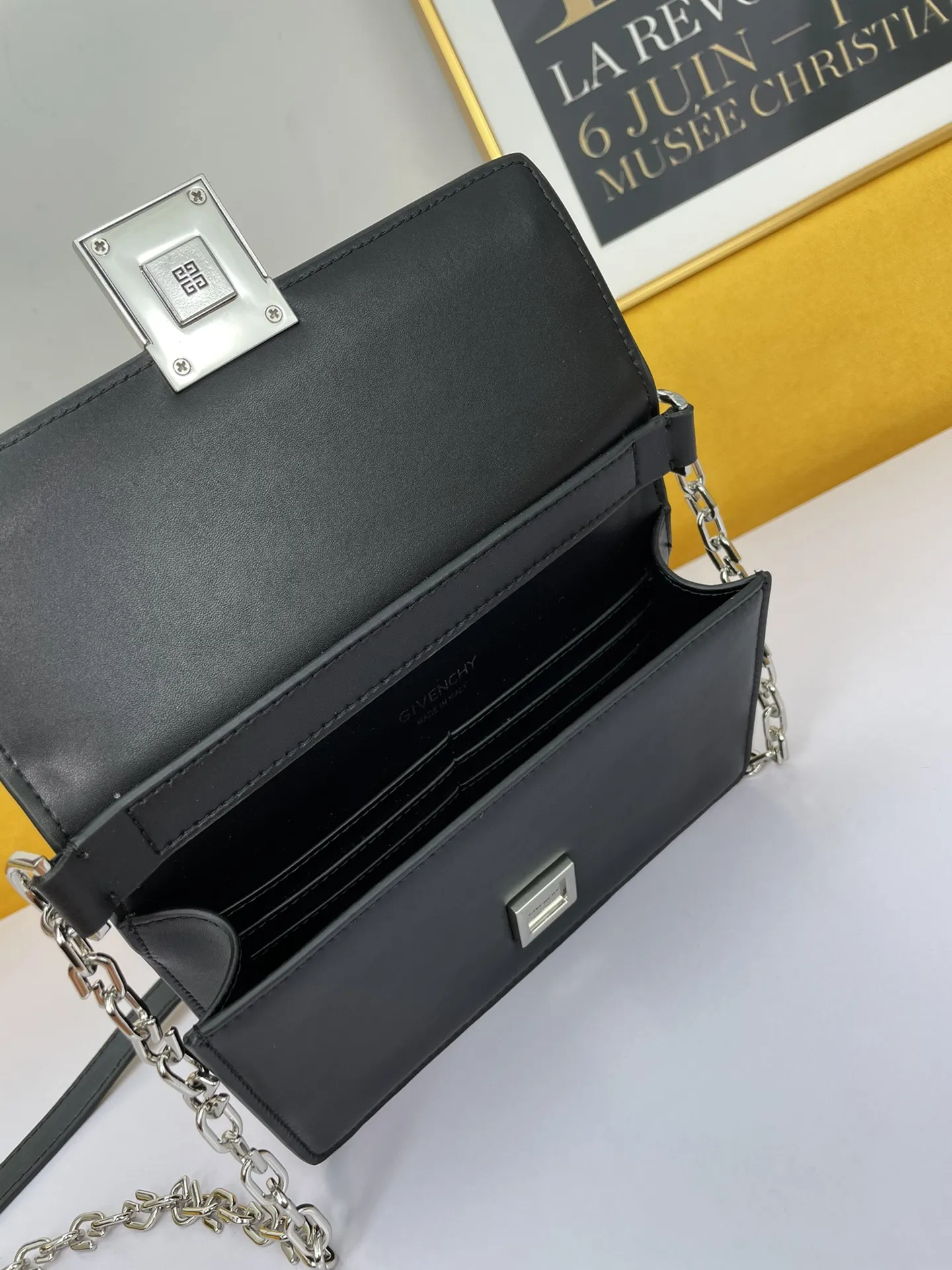 GIVENCHY ジバンシィ ブラック 小型ショルダーバッグ - 画像 (8)