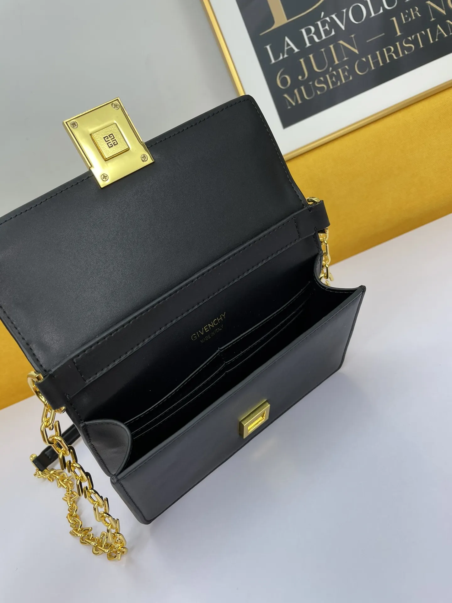 GIVENCHY ジバンシィ ブラック 小型チェーンバッグ - 画像 (8)