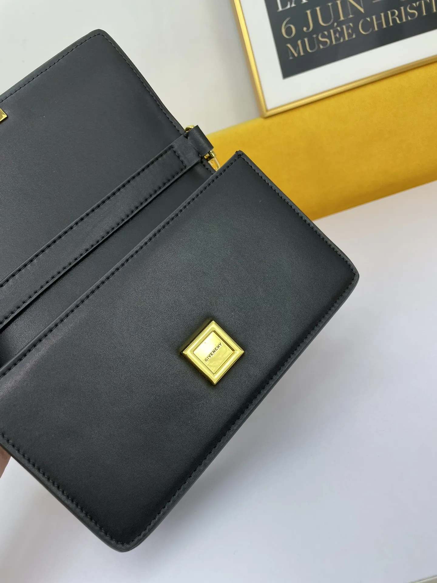 GIVENCHY ジバンシィ ブラック 小型チェーンバッグ - 画像 (9)