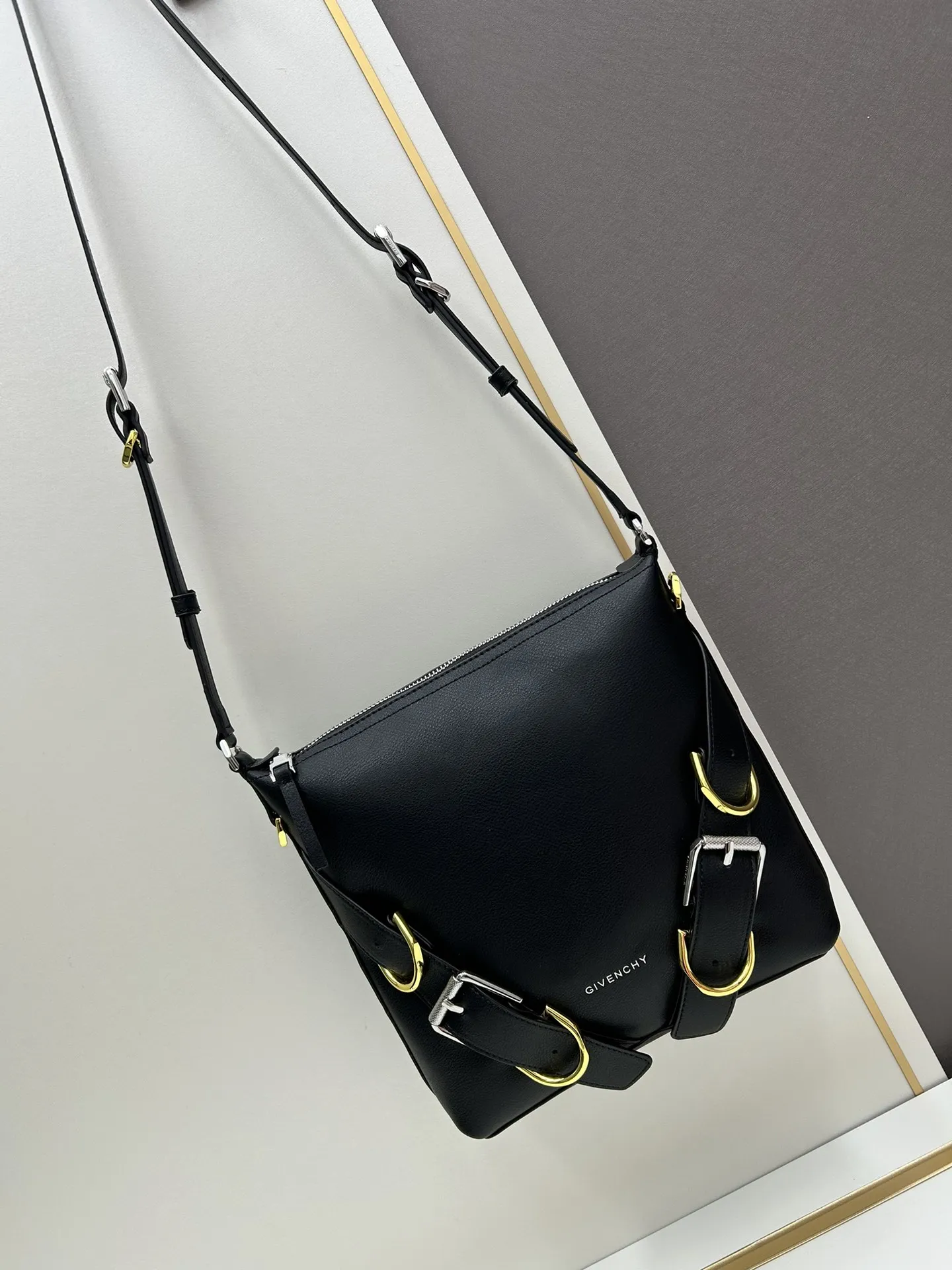 Givenchy ブラック Voyou 斜め掛けバッグ - 画像 (3)