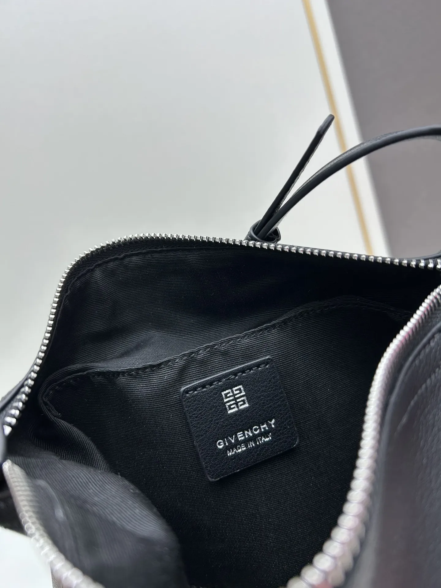 Givenchy ブラック Voyou 斜め掛けバッグ - 画像 (10)