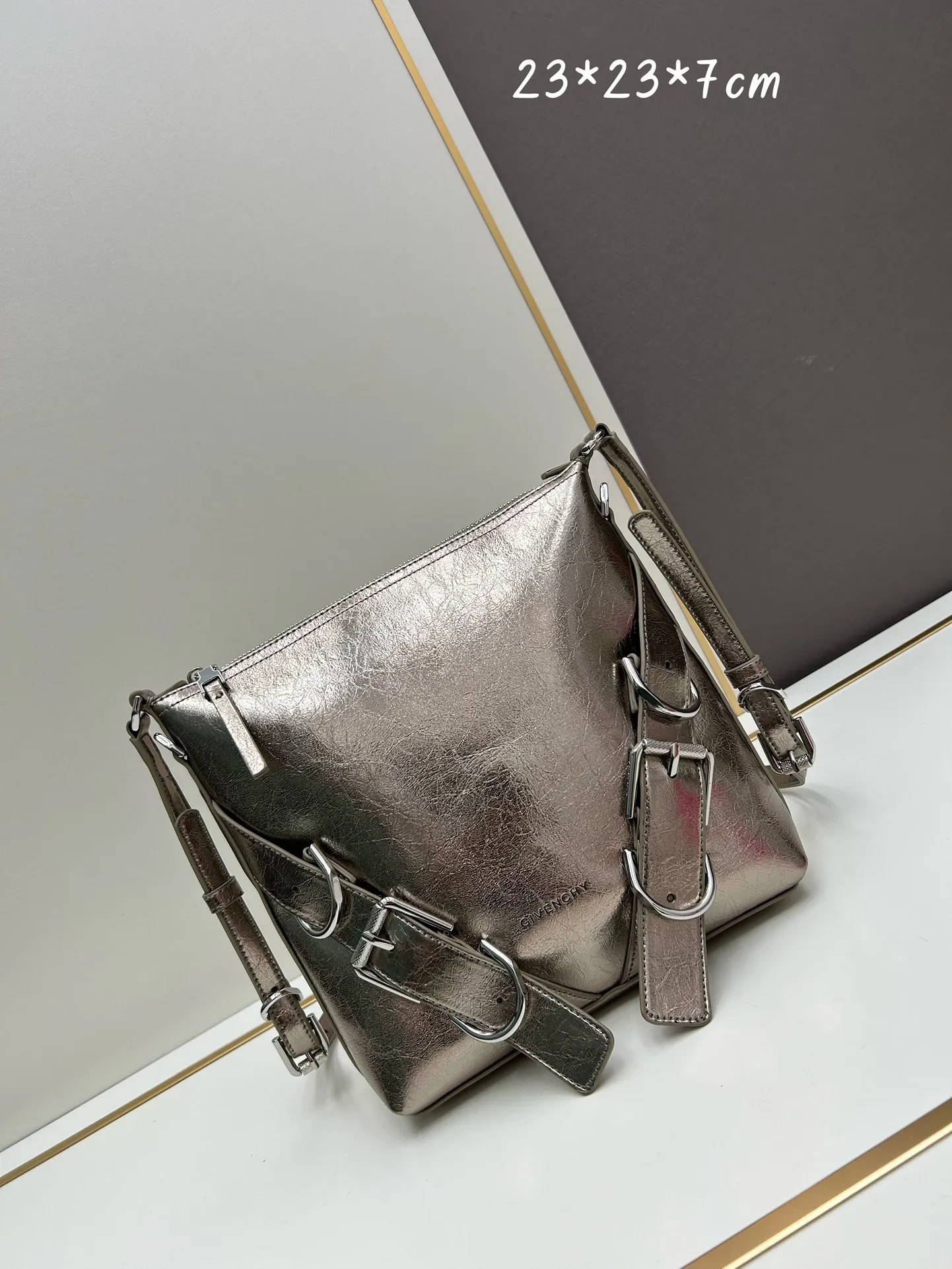 Givenchy 銀色Voyou斜め掛けバッグ