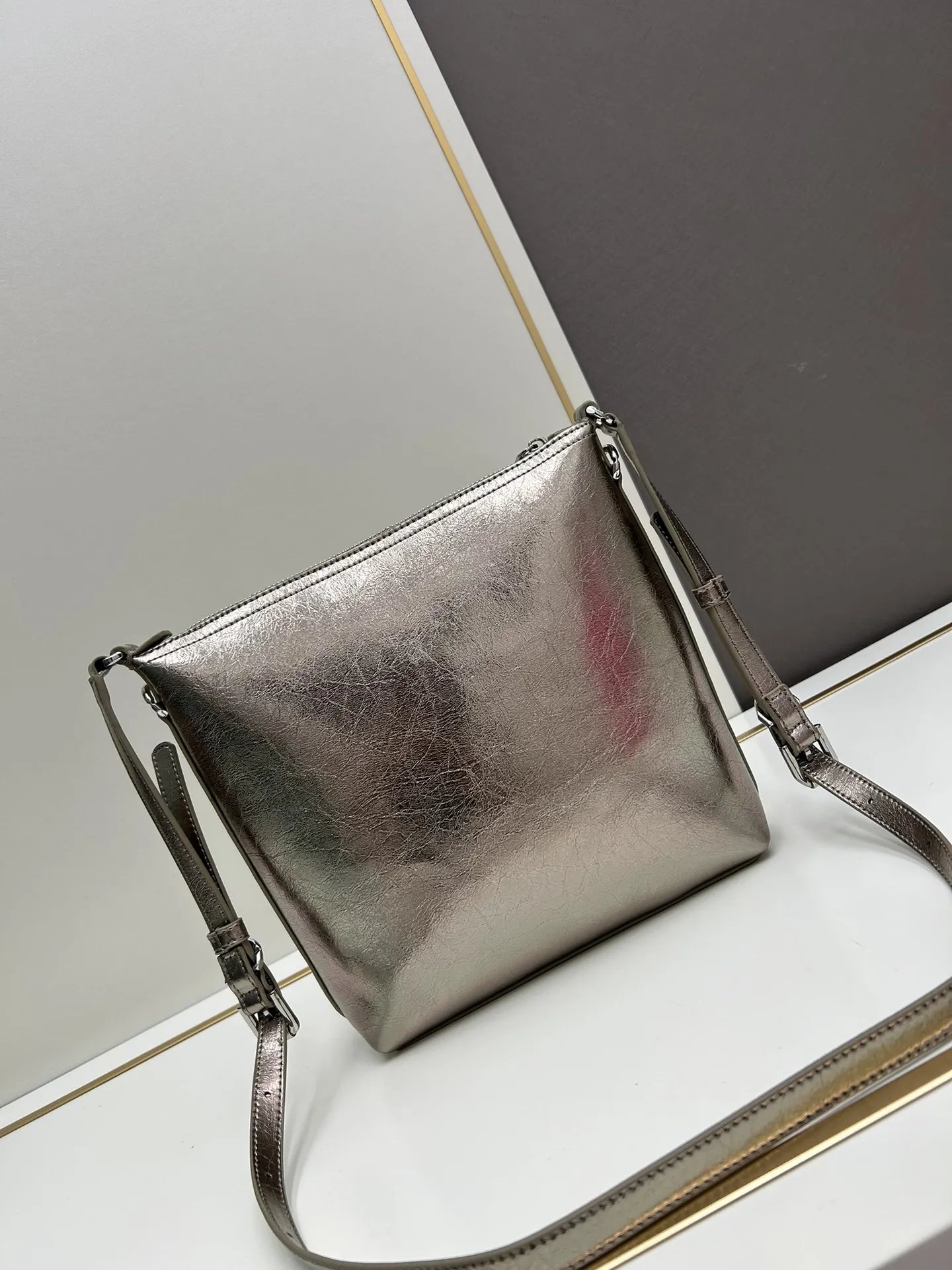 Givenchy 銀色Voyou斜め掛けバッグ - 画像 (5)