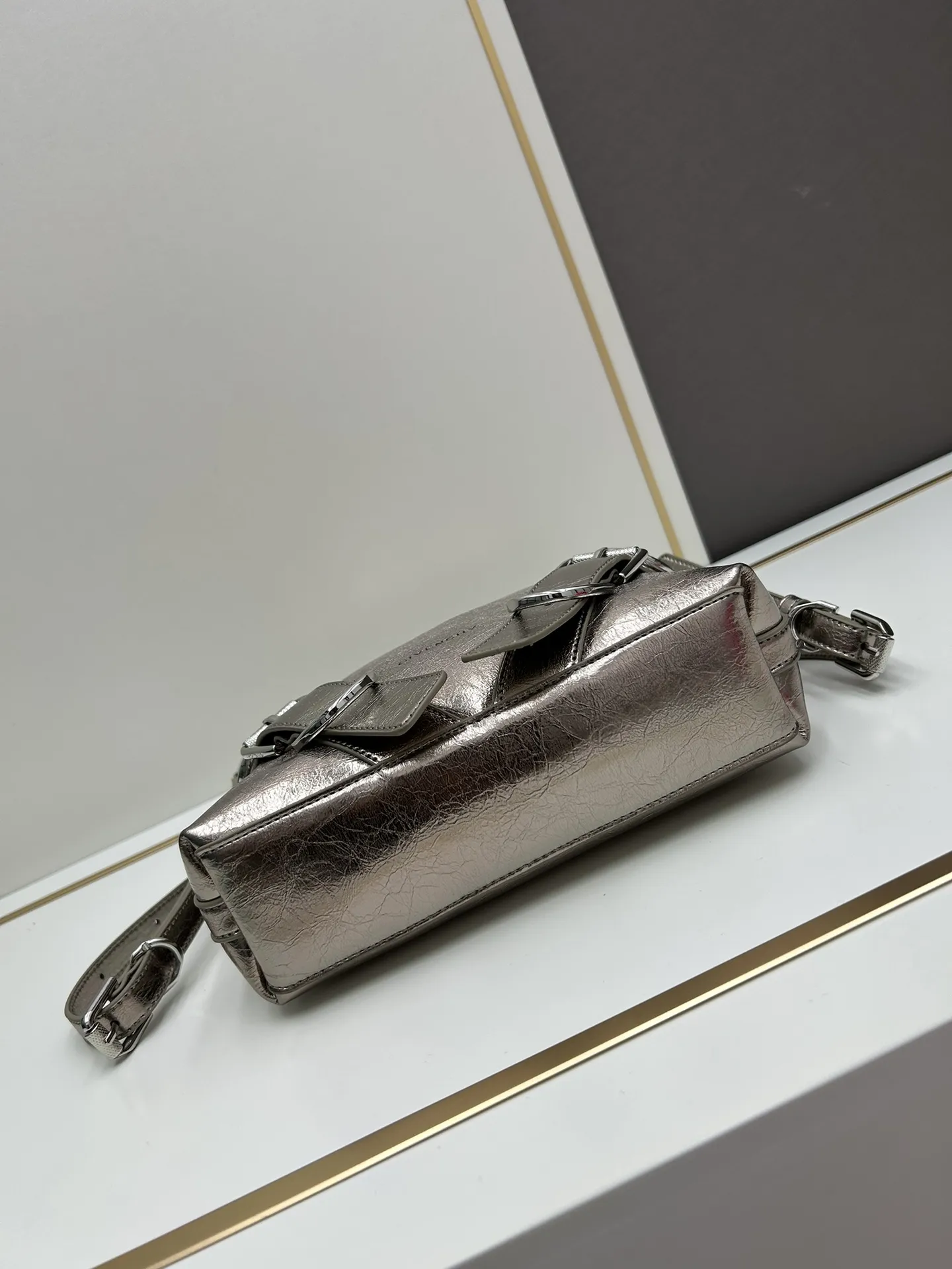 Givenchy 銀色Voyou斜め掛けバッグ - 画像 (7)