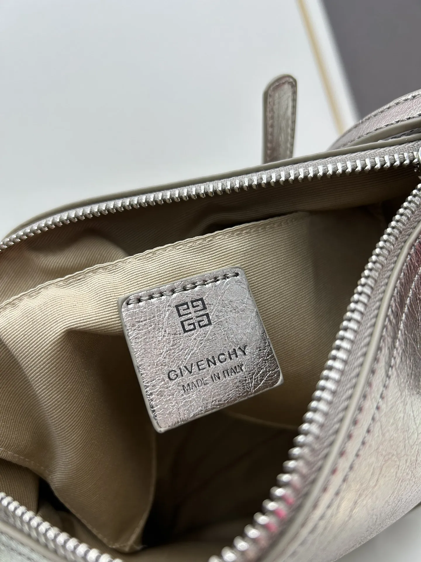 Givenchy 銀色Voyou斜め掛けバッグ - 画像 (10)