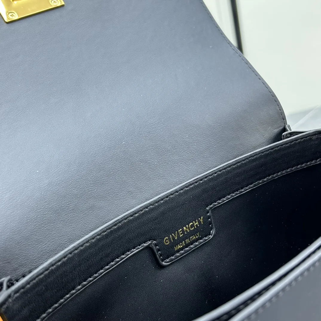 Givenchy ブラック 粒面牛革ミドルサイズショルダーバッグ - 画像 (10)