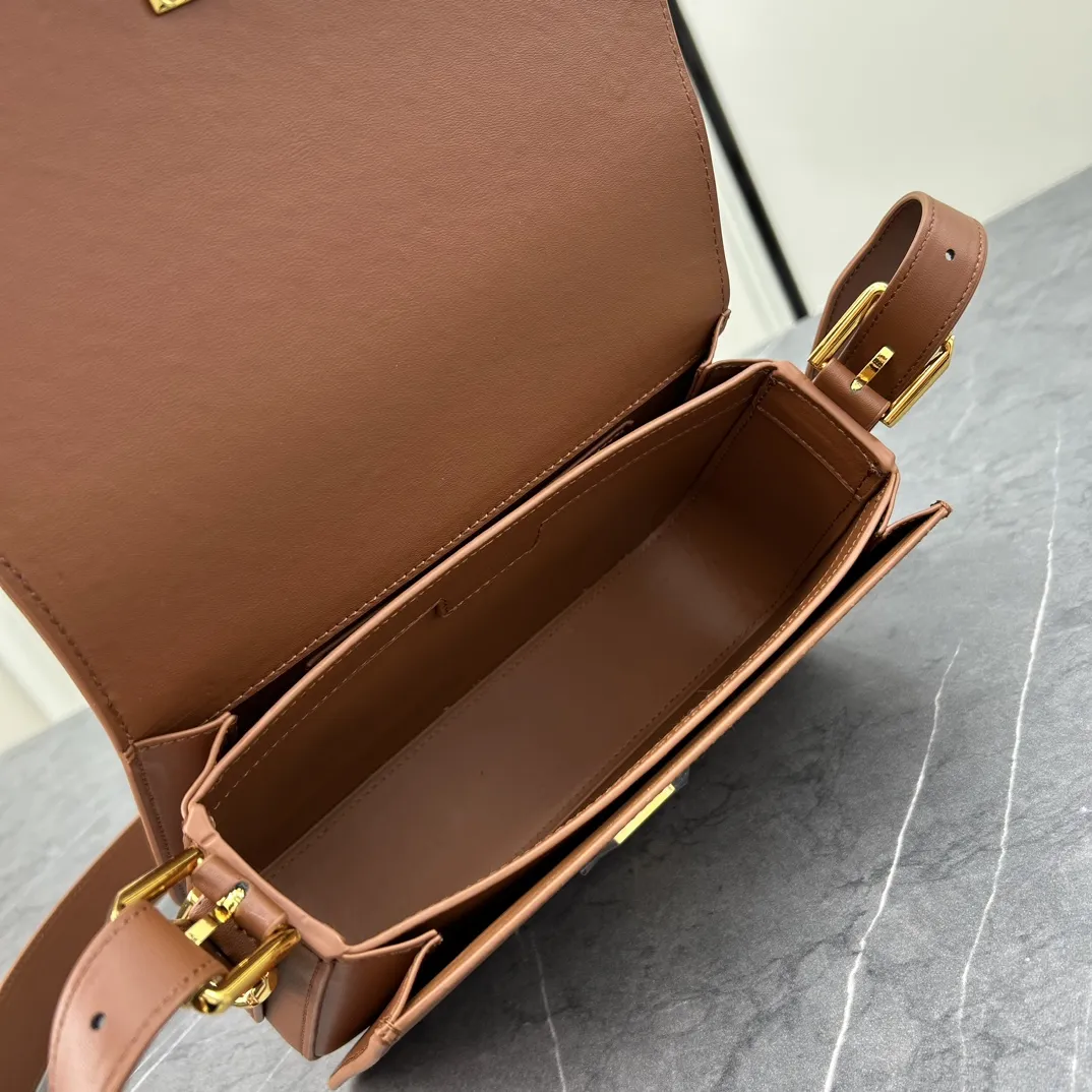 Givenchy ブラウン 粒面レザーミディアムクロスボディバッグ - 画像 (9)