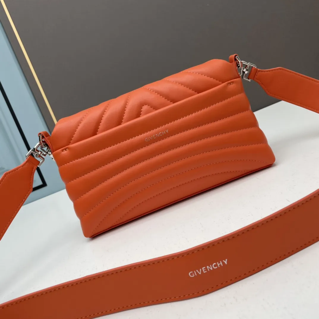 GIVENCHY 4G Soft オレンジ 斜めがけバッグ - 画像 (4)