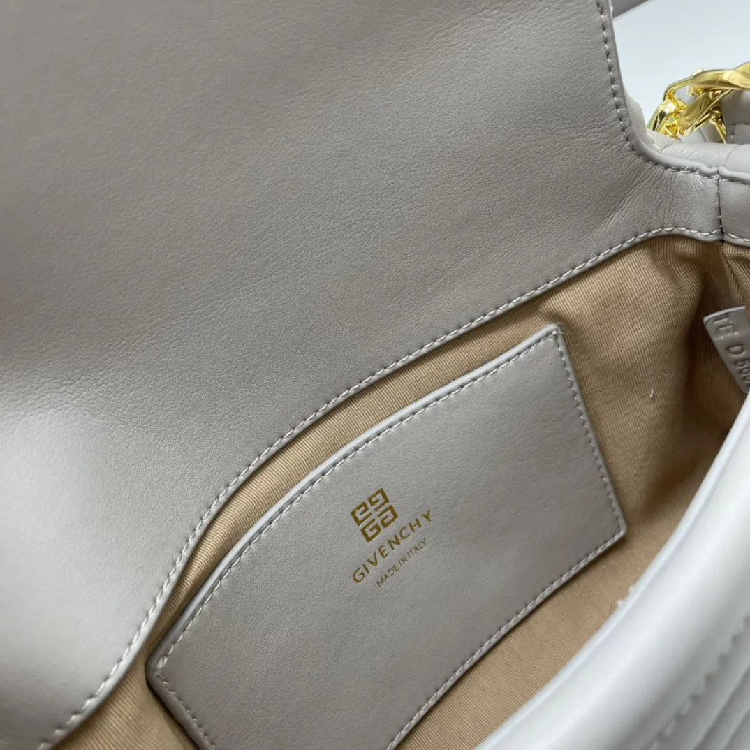 ジバンシィ 4G Soft 斜め掛けバッグ 黒金 - 画像 (9)