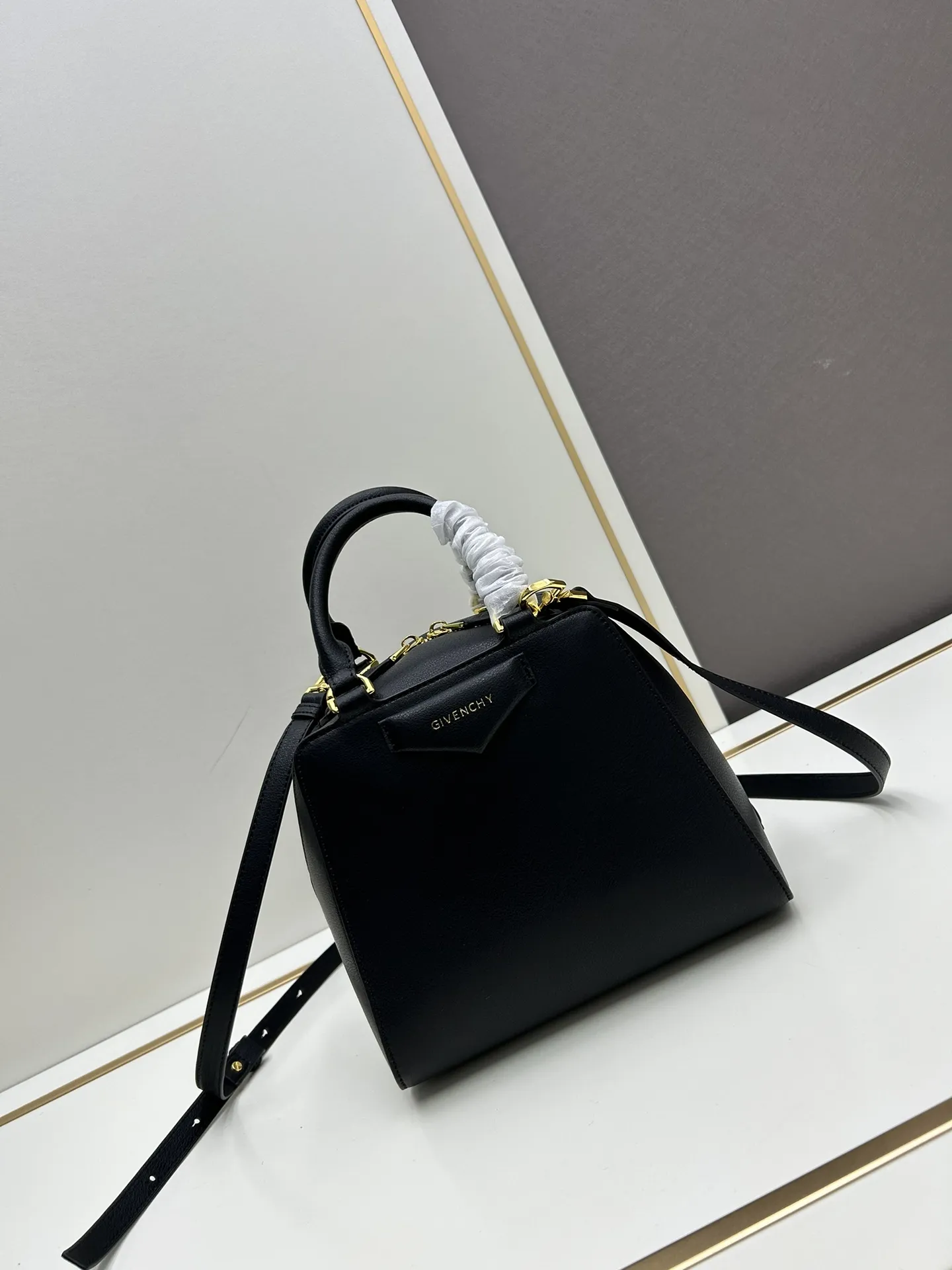 ジバンシィ 2024新作 ブラック アンティゴナキューブバッグ - 画像 (3)