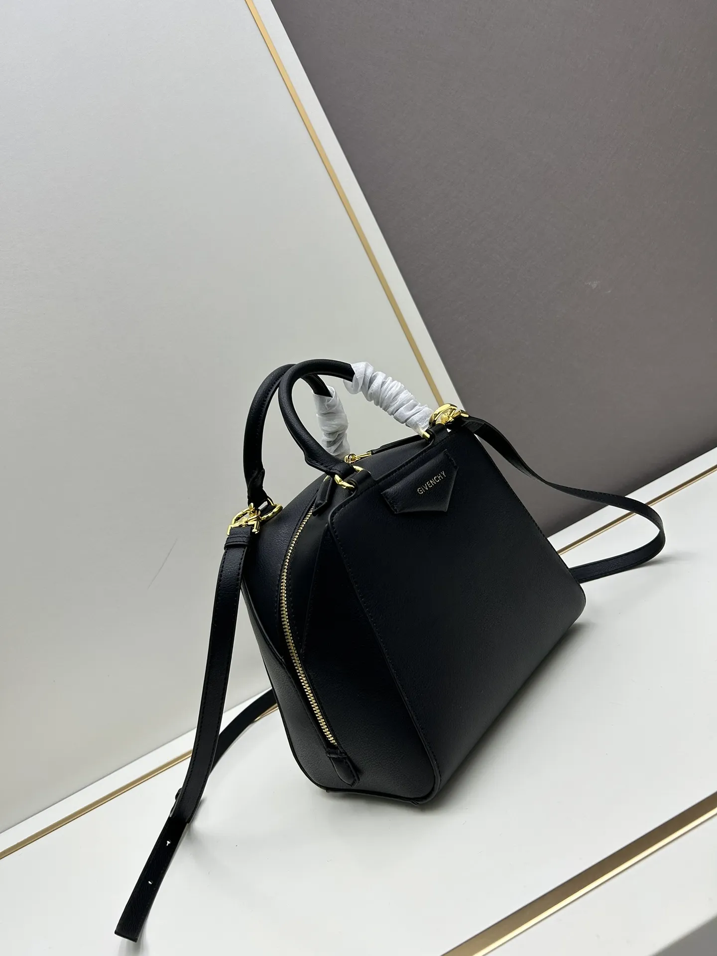 ジバンシィ 2024新作 ブラック アンティゴナキューブバッグ - 画像 (4)