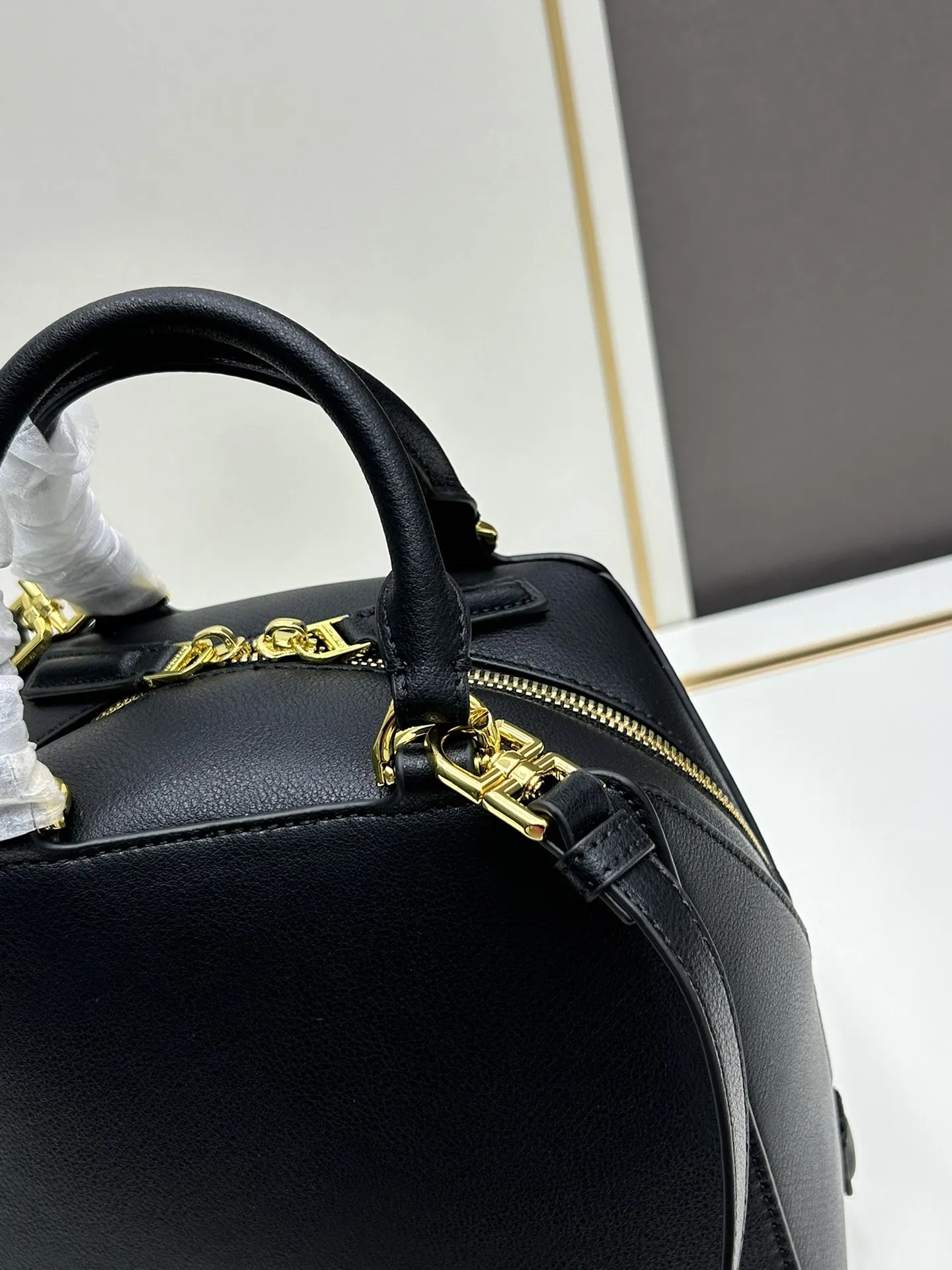 ジバンシィ 2024新作 ブラック アンティゴナキューブバッグ - 画像 (7)