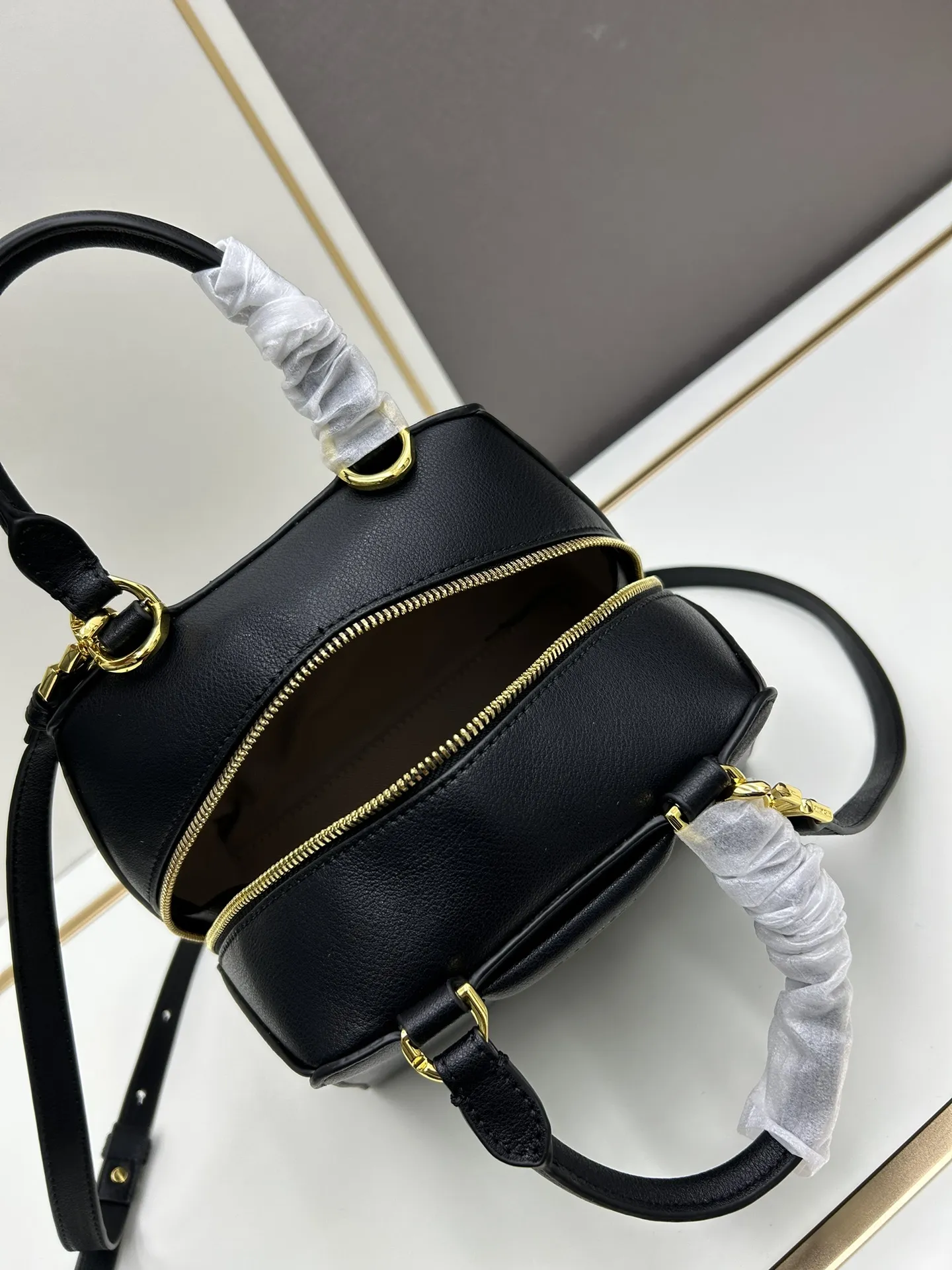 ジバンシィ 2024新作 ブラック アンティゴナキューブバッグ - 画像 (9)