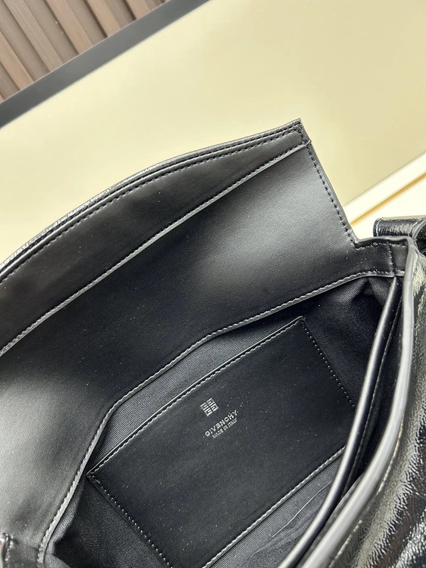 ジバンシィ ブラック ヴォユシリーズ ショルダーバッグ - 画像 (9)