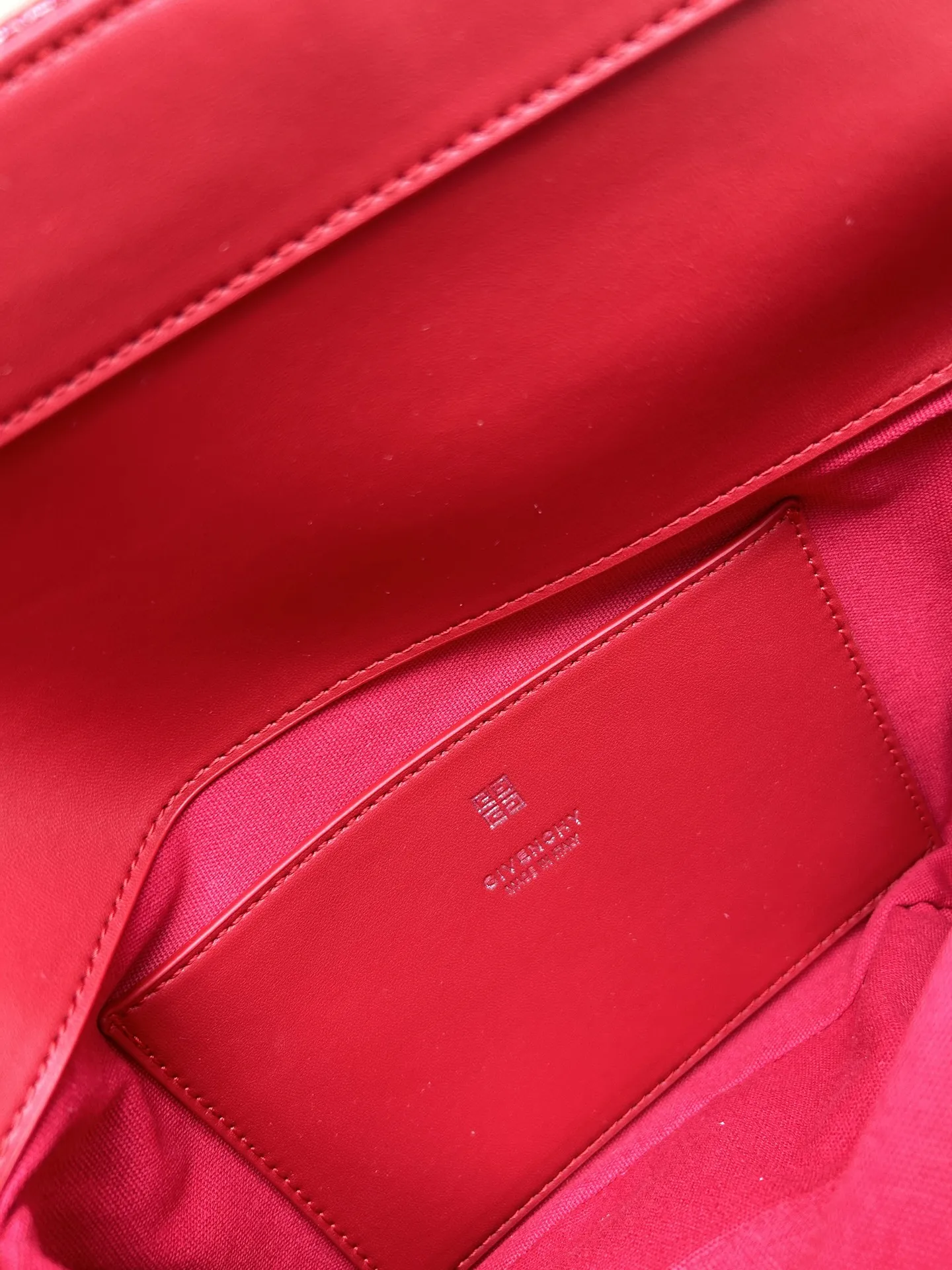 GIVENCHY レッドVoyou小号エナメルショルダーバッグ - 画像 (9)