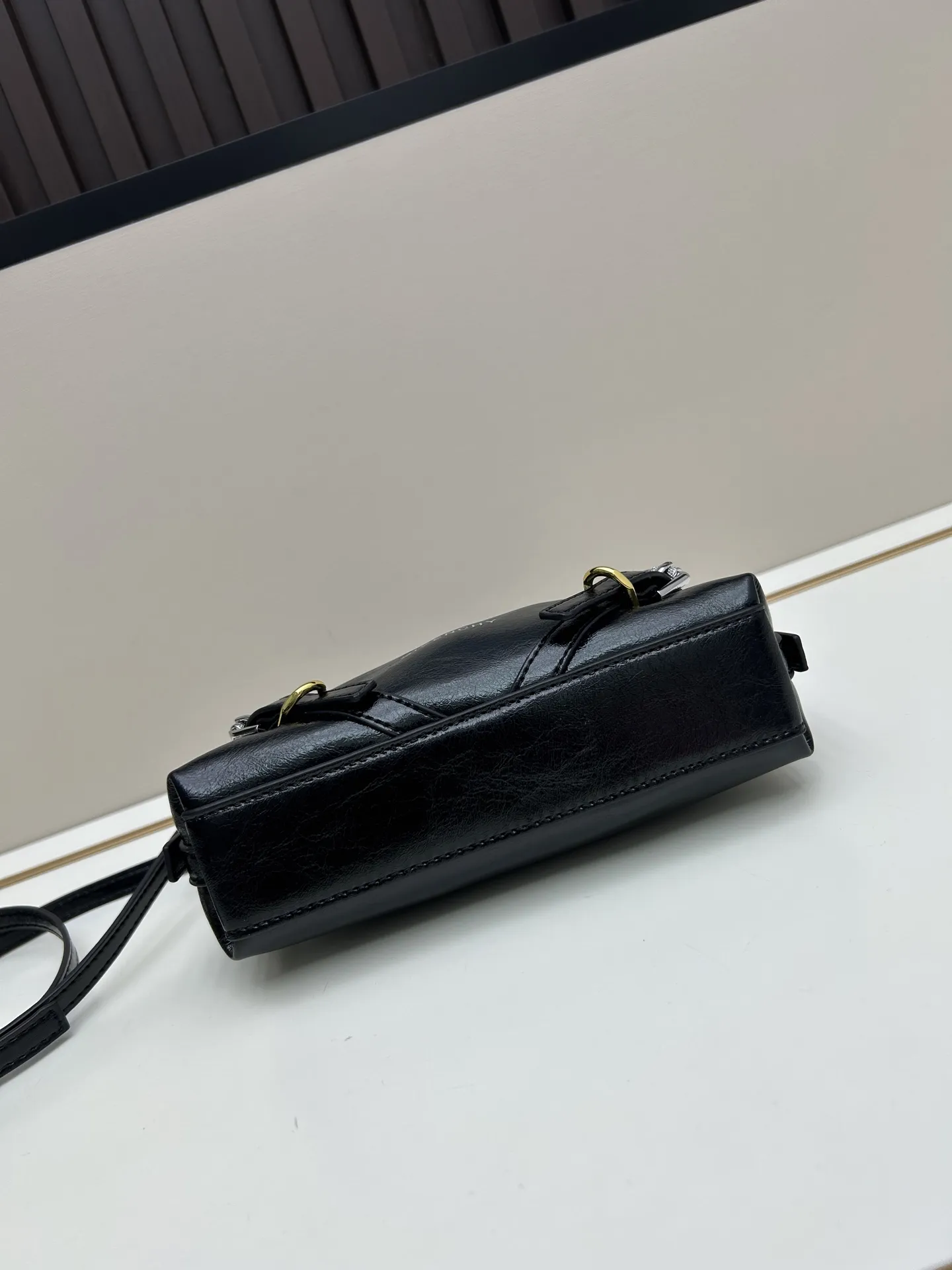 Givenchy Voyou nano ブラック ミニバッグ - 画像 (6)