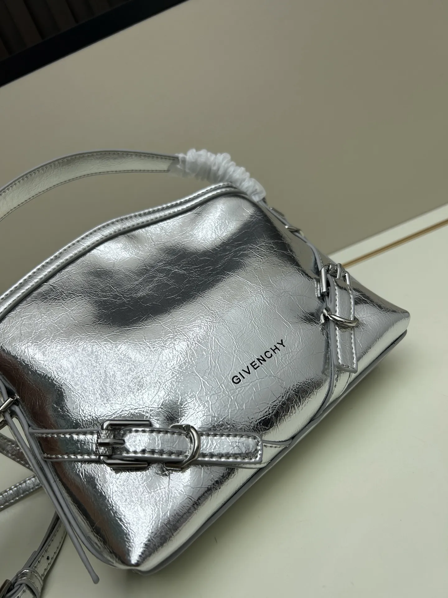 Givenchy Voyou nano シルバー ミニバッグ - 画像 (5)