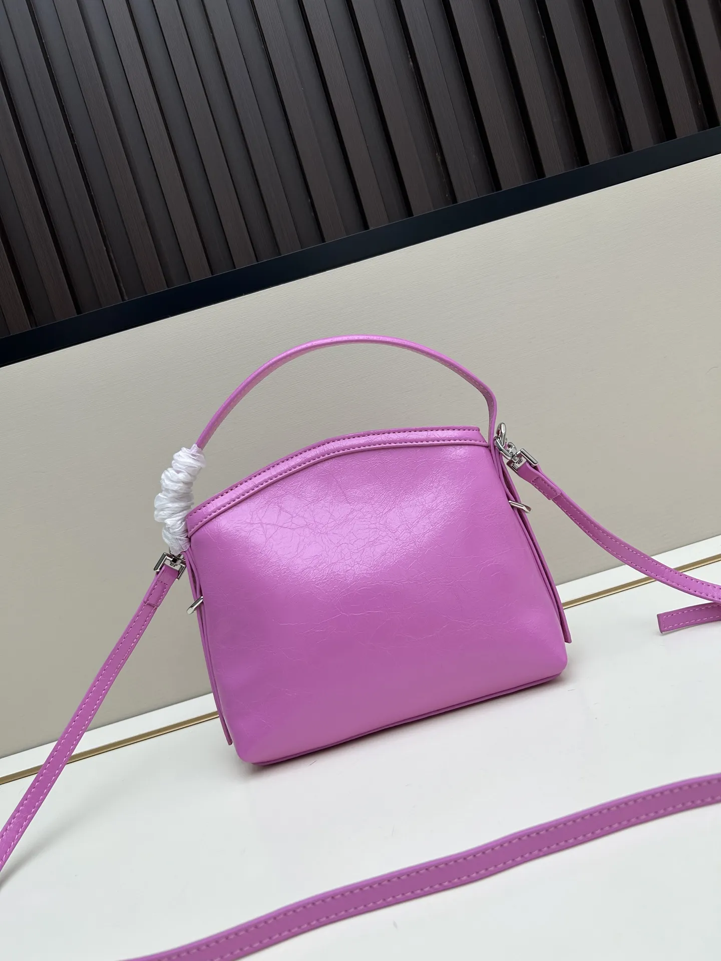 Givenchy ピンク Voyou nano ミニバッグ - 画像 (4)