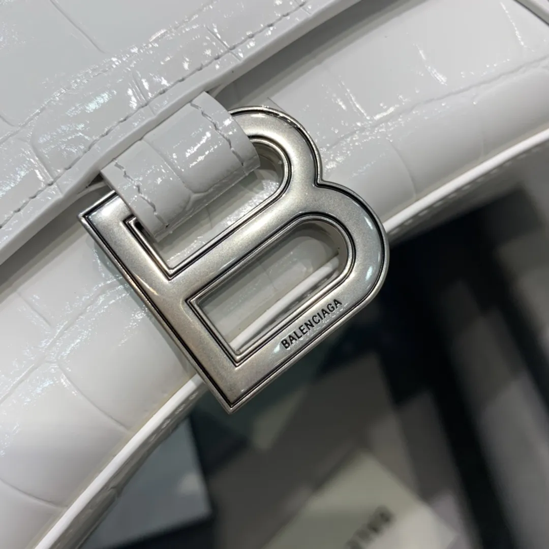 Balenciaga ホワイトクロコダイル柄の小さな砂時計型バッグ - 画像 (6)