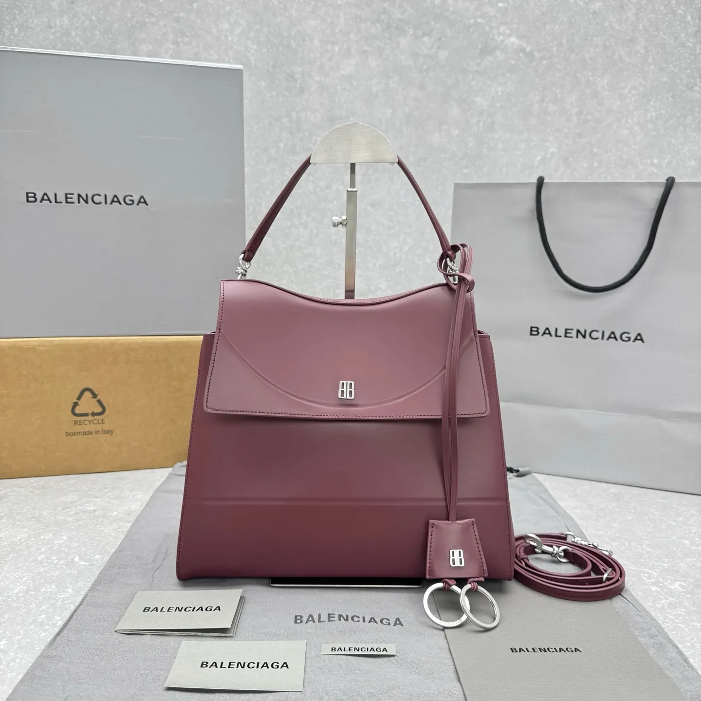 Balenciaga NANOハンドバッグ バーガンディ プレーン
