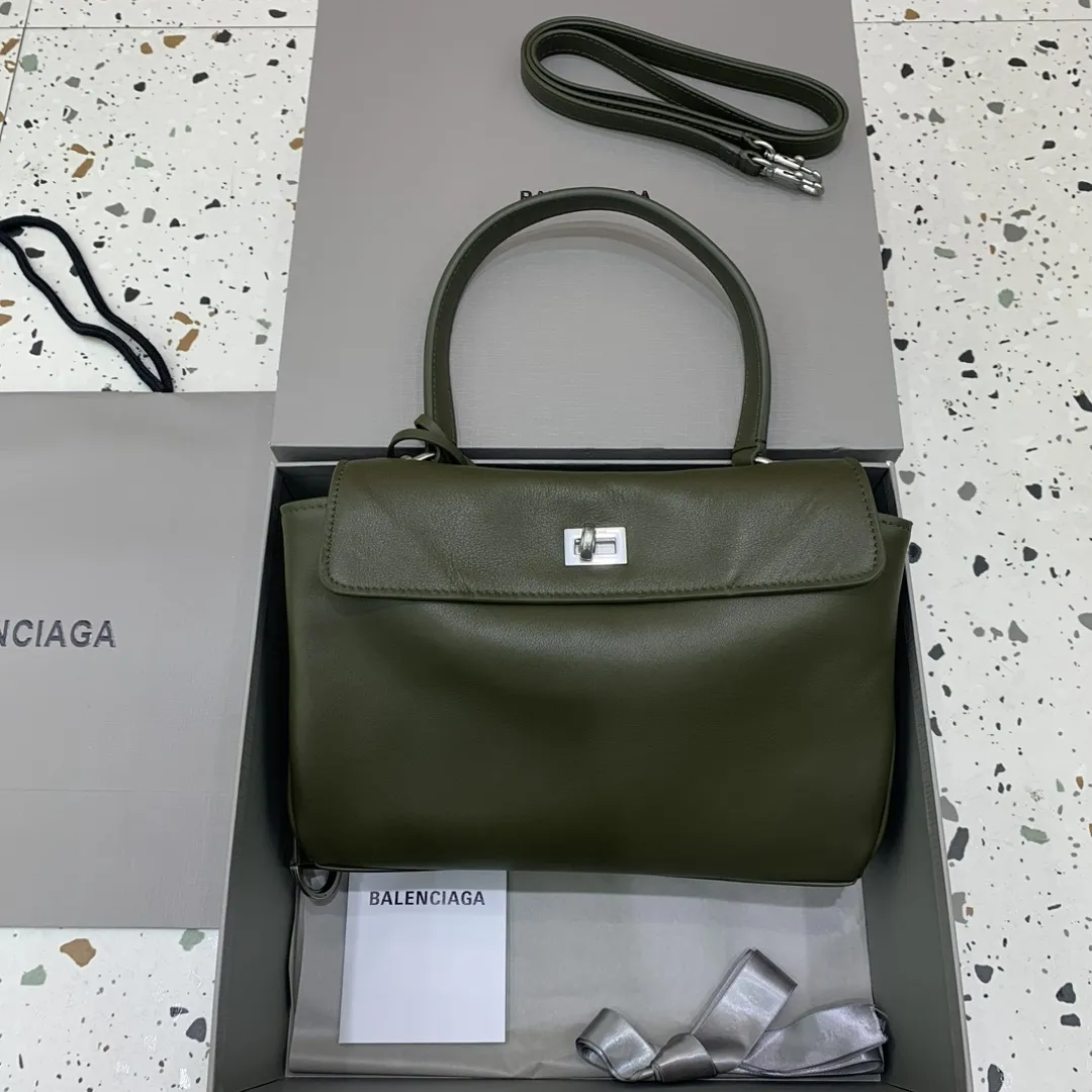 BALENCIAGA 緑の小さなシルバーバックルハンドバッグ