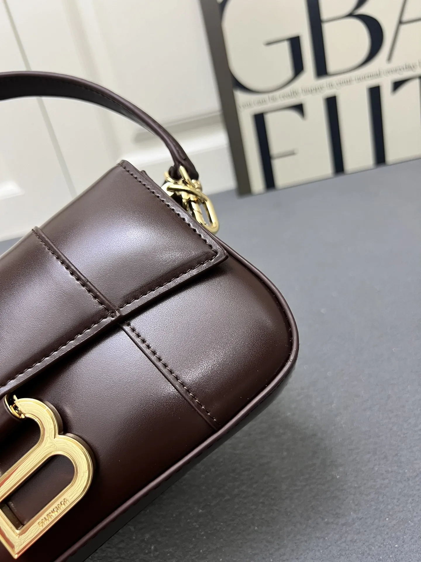 Balenciaga 2025新款 バーガンディ色 - 画像 (7)