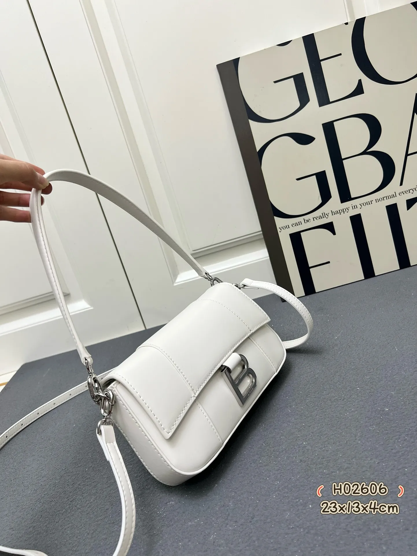 Balenciaga 白 新しいニッチバッグ H02606 - 画像 (3)