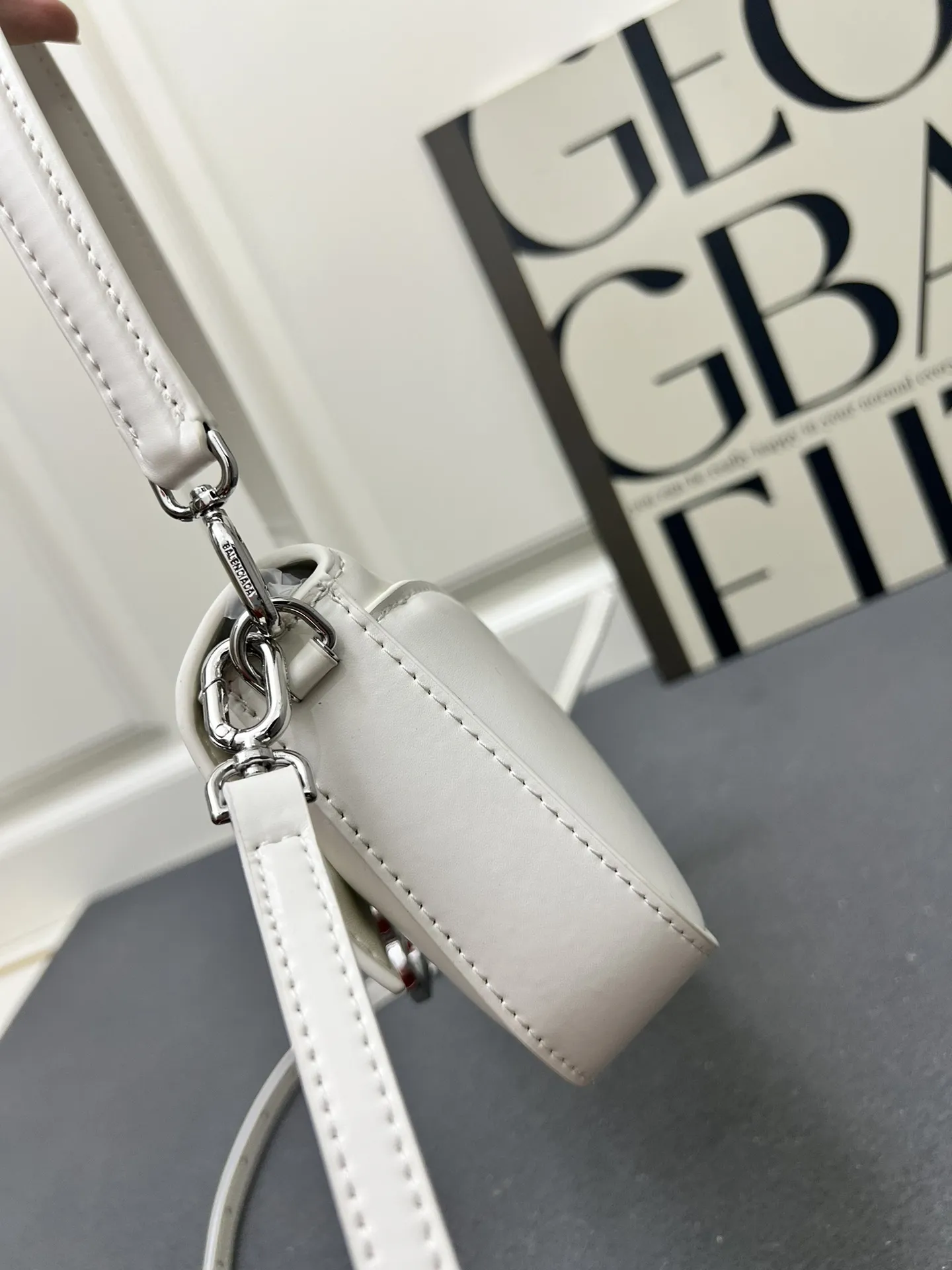 Balenciaga 白 新しいニッチバッグ H02606 - 画像 (6)