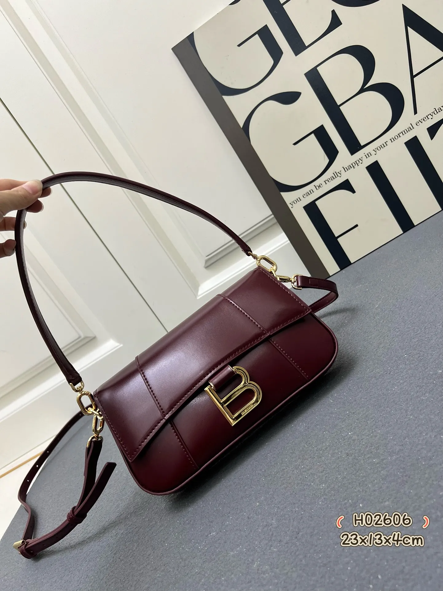 Balenciaga 2025新款バーガンディ小袋