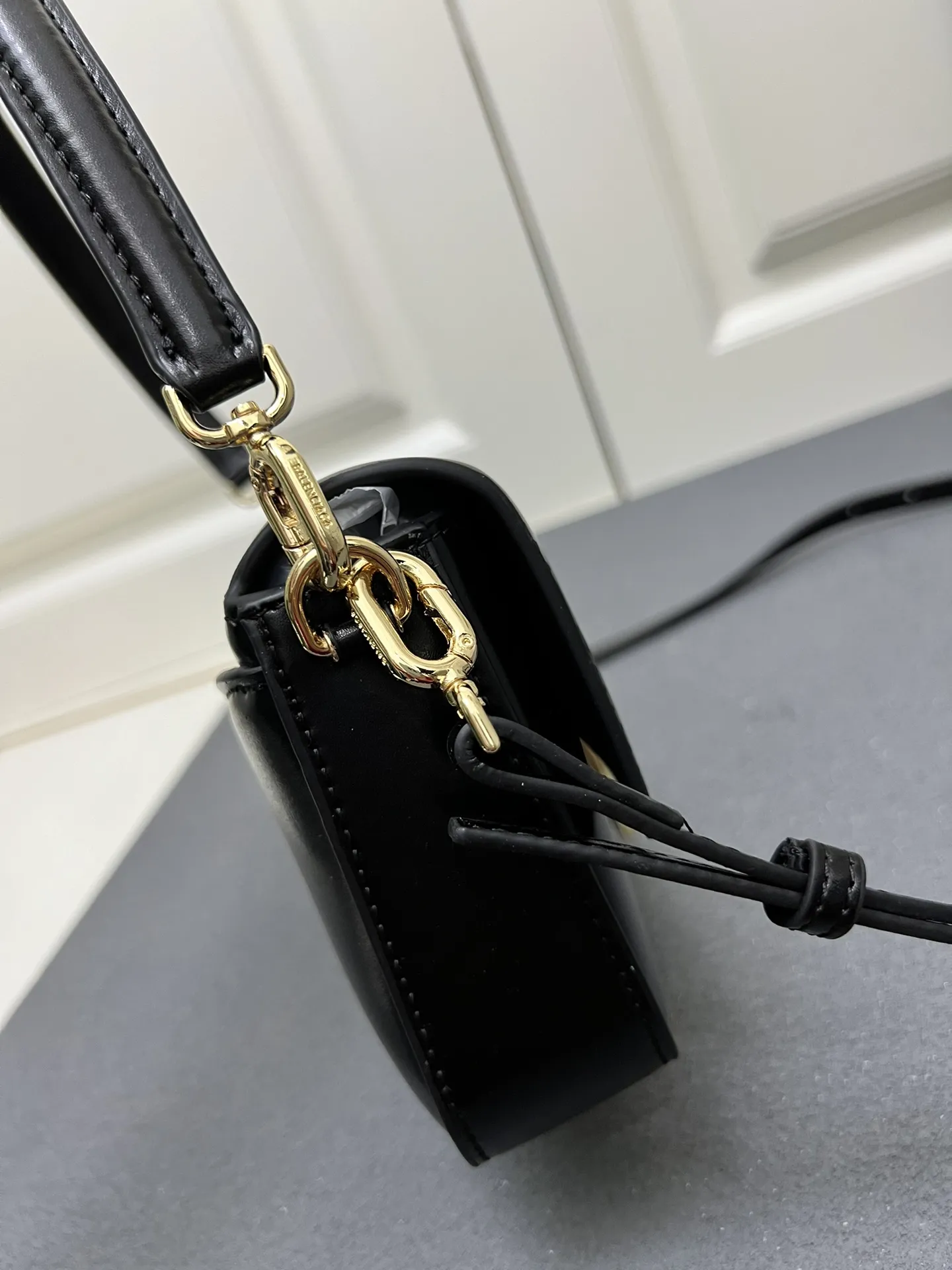 Balenciaga 黒 2025新作 H02606 - 画像 (6)