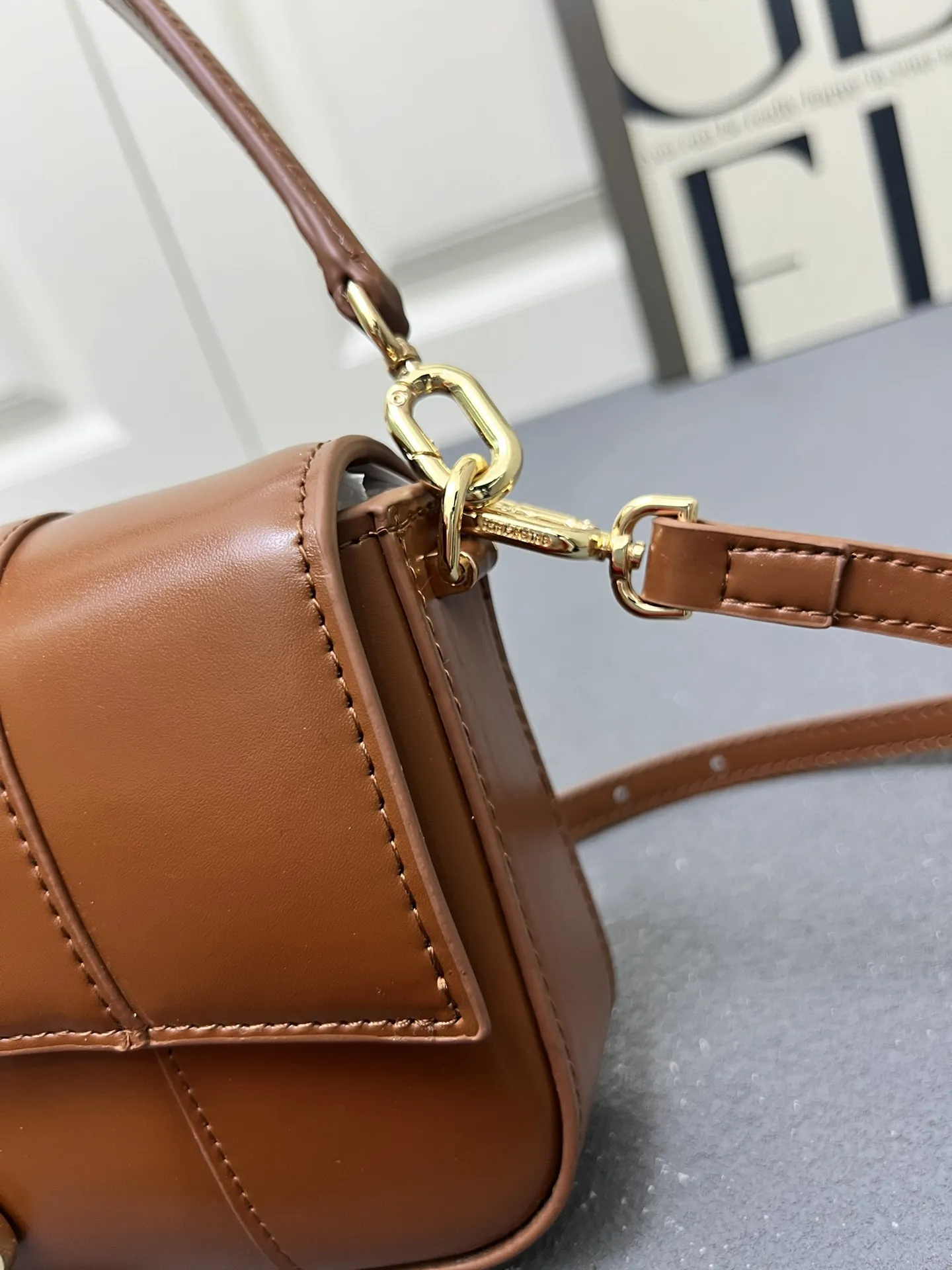 Balenciaga 2025新款小众包 ブラウン ショルダー - 画像 (6)