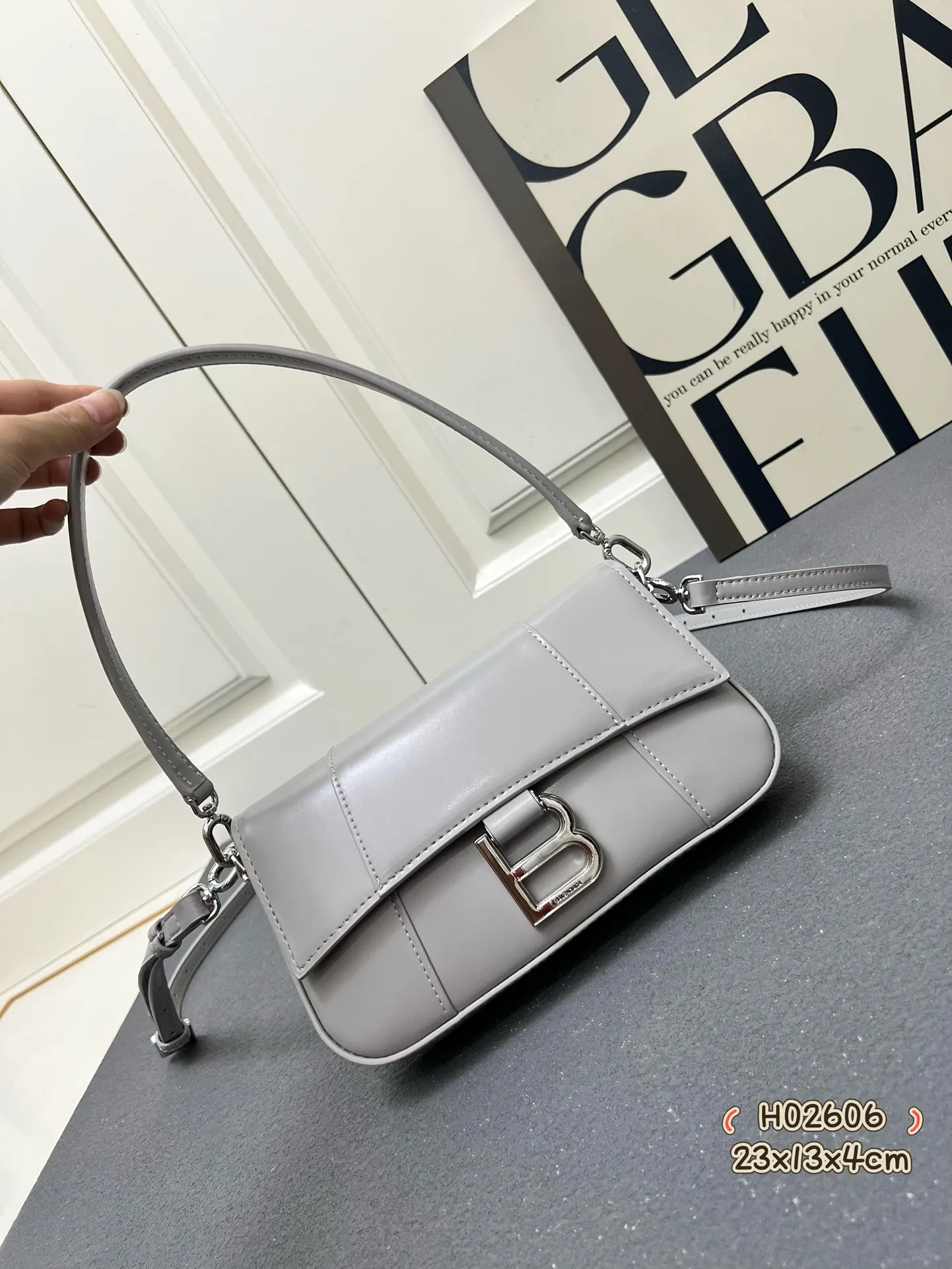 Balenciaga 2025新しい小さなグレーのバッグH02606