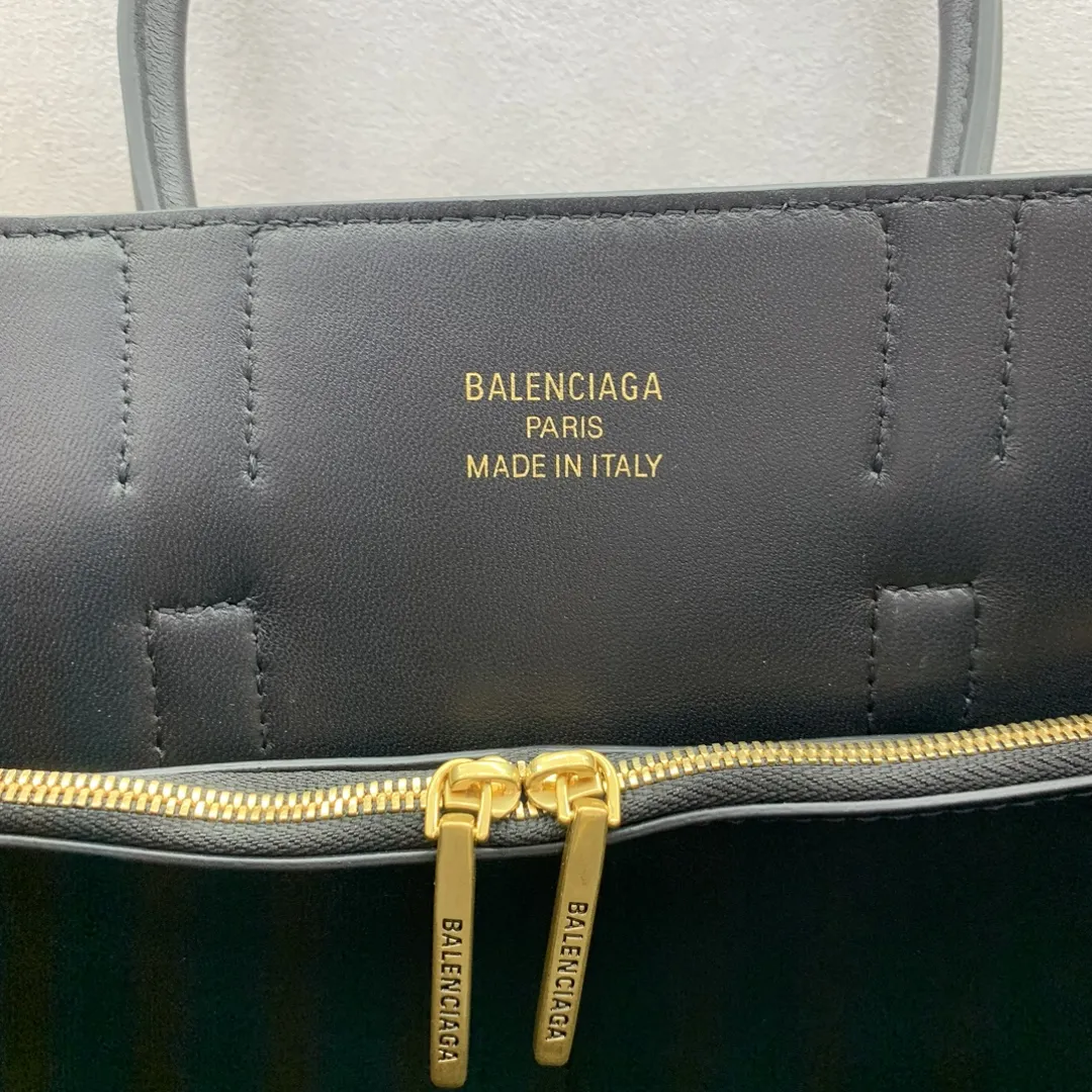 Balenciaga Air 小さな黒いハードウェアバッグ - 画像 (9)