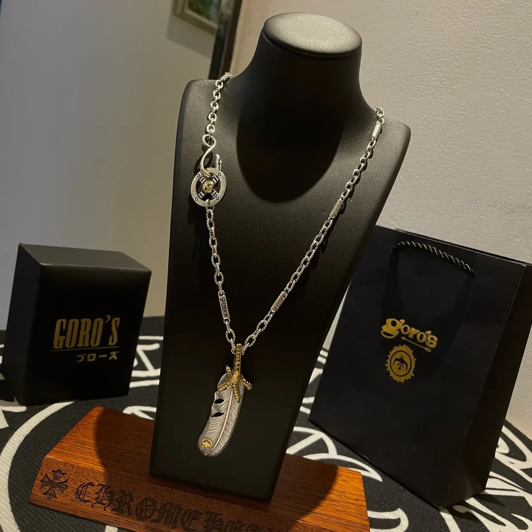 Goro's シルバー タカ爪羽根ペンダント - 画像 (3)
