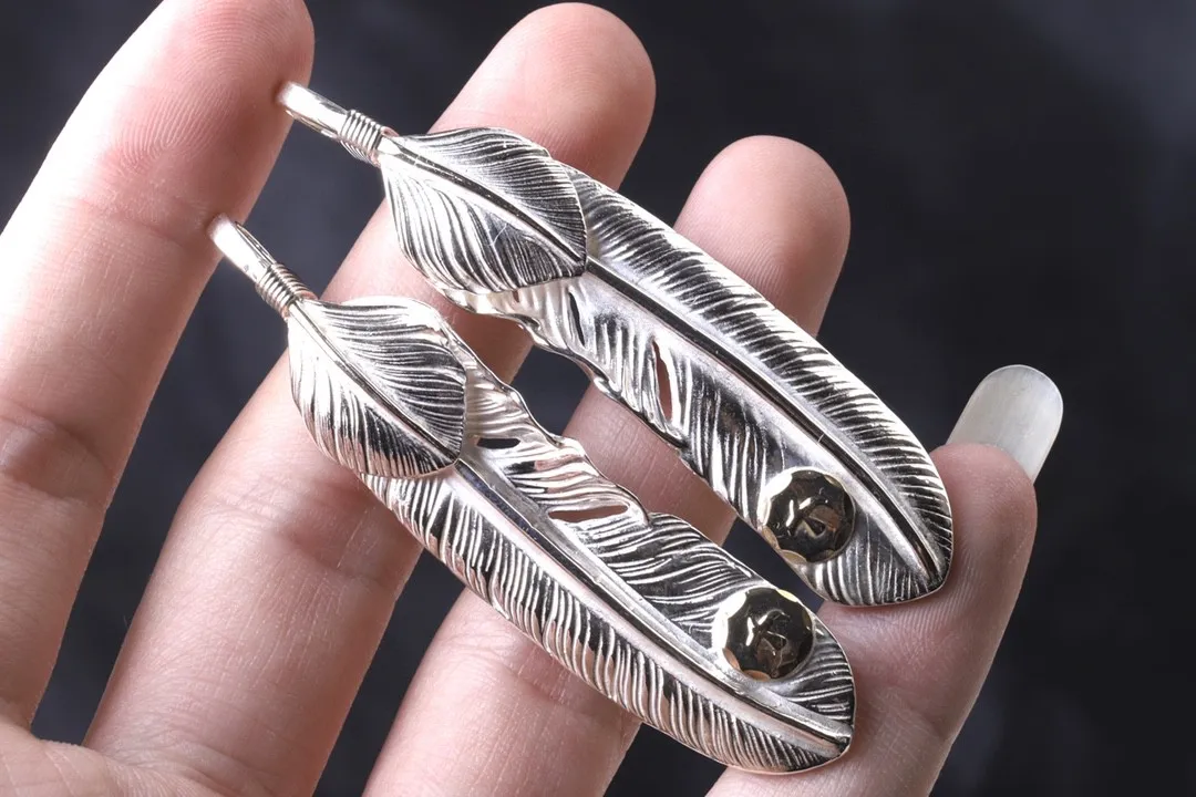 高橋羽毛シルバー羽ペンダントゴールドアクセント - 画像 (7)