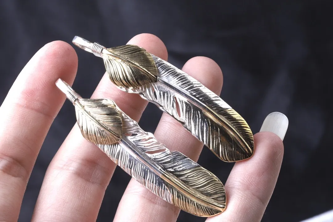 高橋羽毛シルバー羽ペンダントゴールドアクセント - 画像 (8)