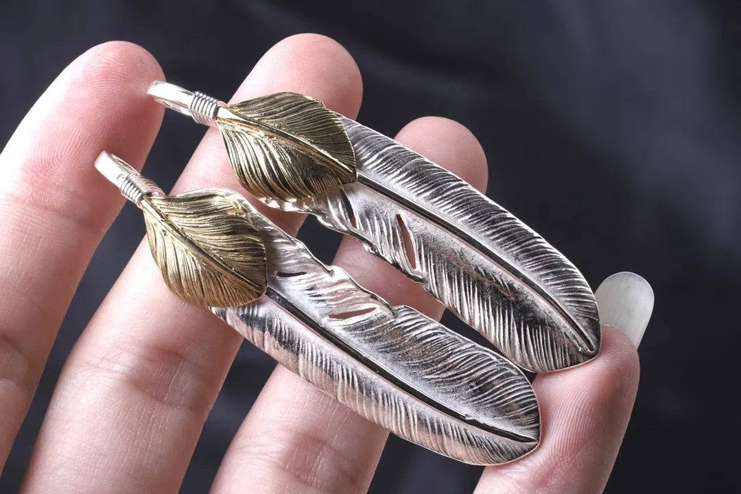 高橋羽毛シルバー羽ペンダントゴールドアクセント - 画像 (9)