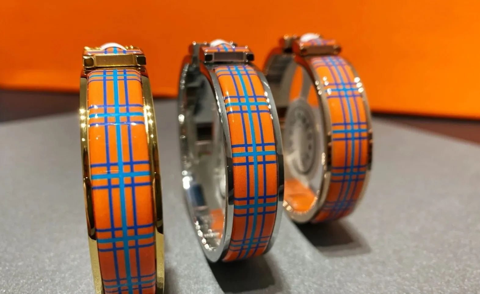 HERMES Hバングル クリック柄 カラフルバージョン - 画像 (9)