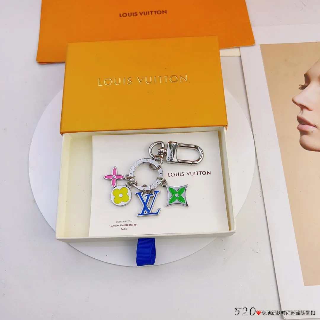 LOUIS VUITTON カラフルチャーム付きキーホルダー - 画像 (5)