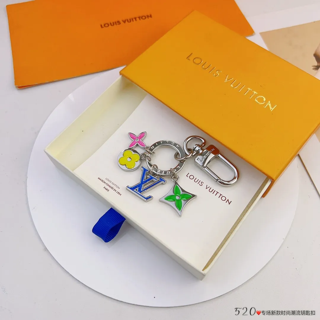 LOUIS VUITTON カラフルチャーム付きキーホルダー - 画像 (7)