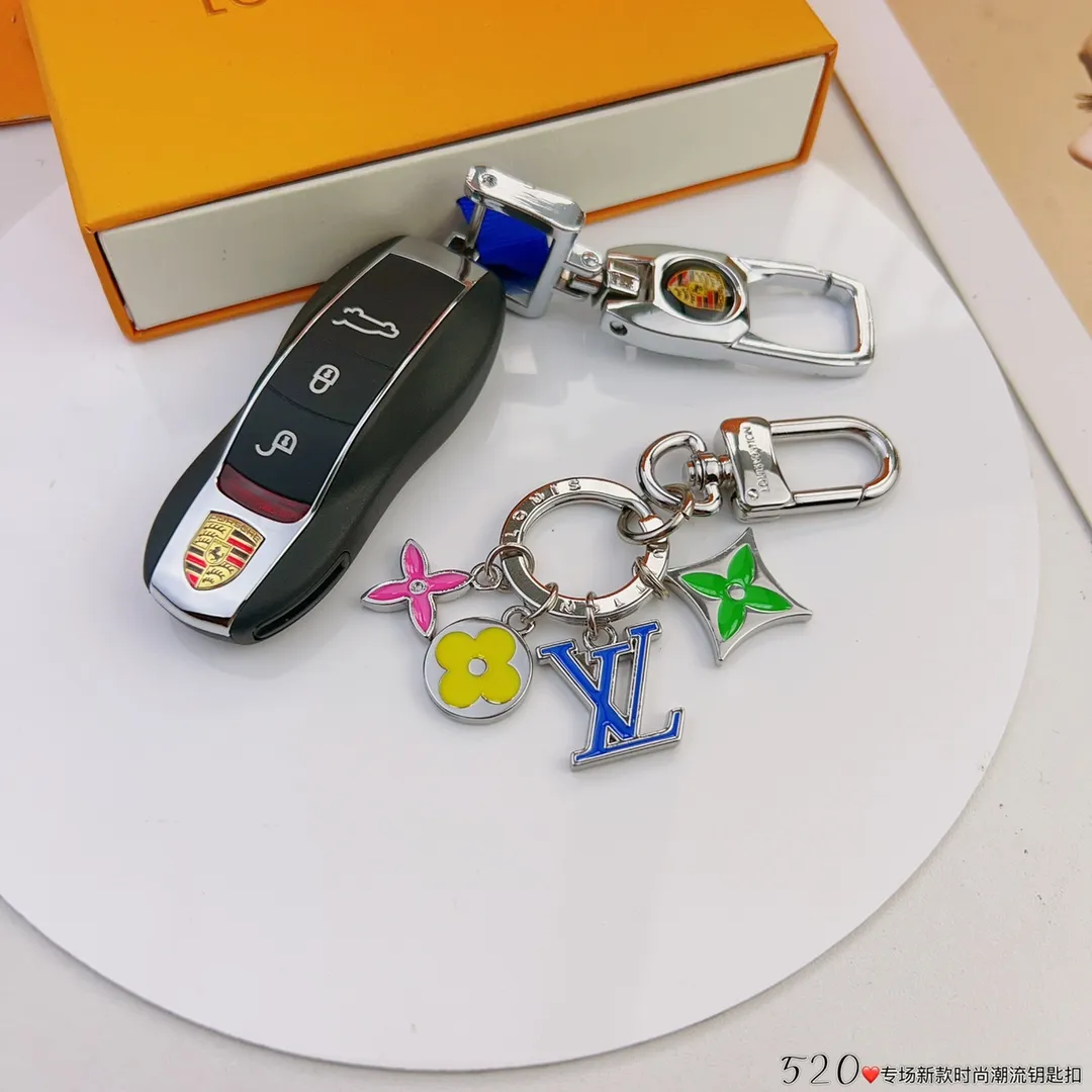 LOUIS VUITTON カラフルチャーム付きキーホルダー - 画像 (8)