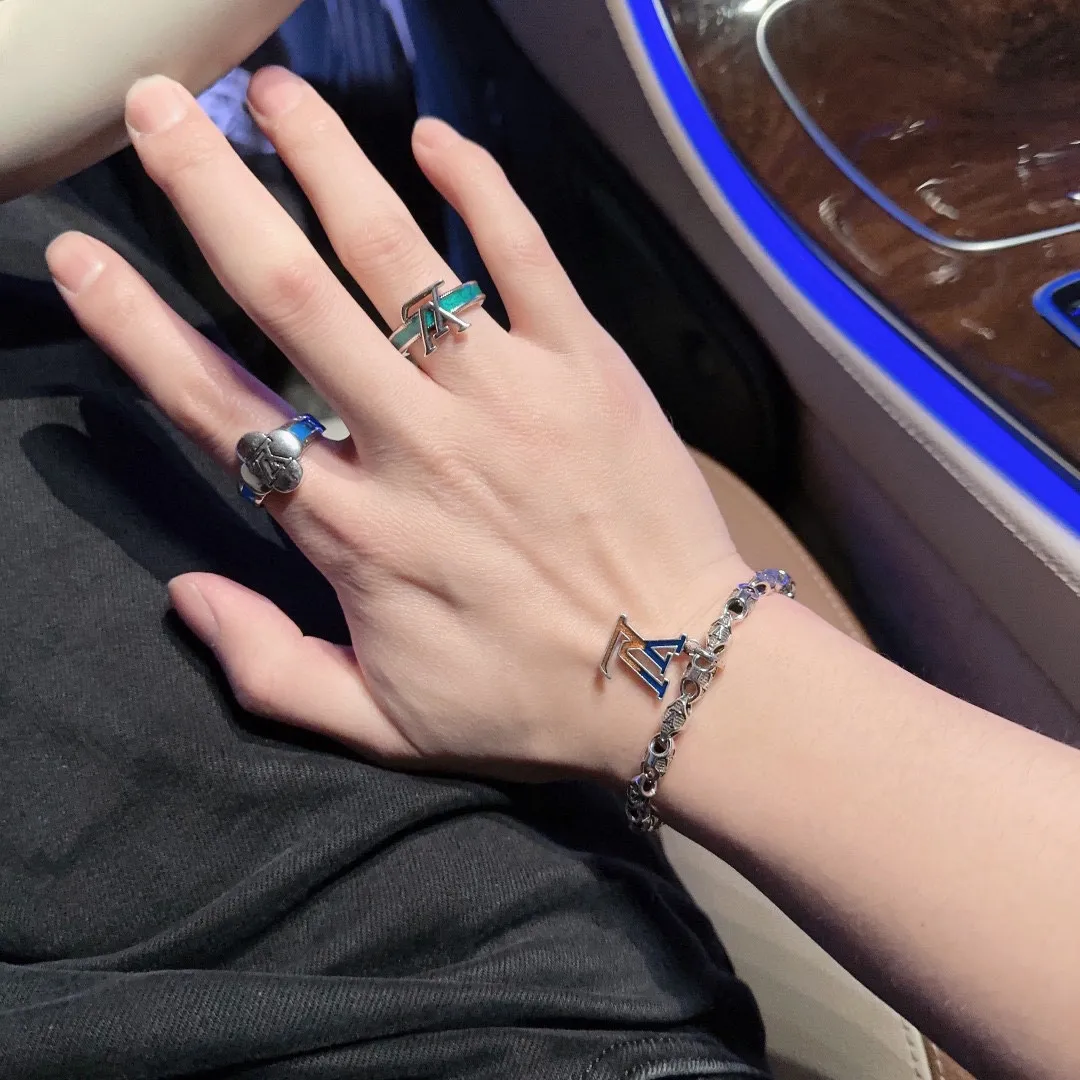 Louis Vuitton シルバー レトロスタイルブレスレット - 画像 (5)