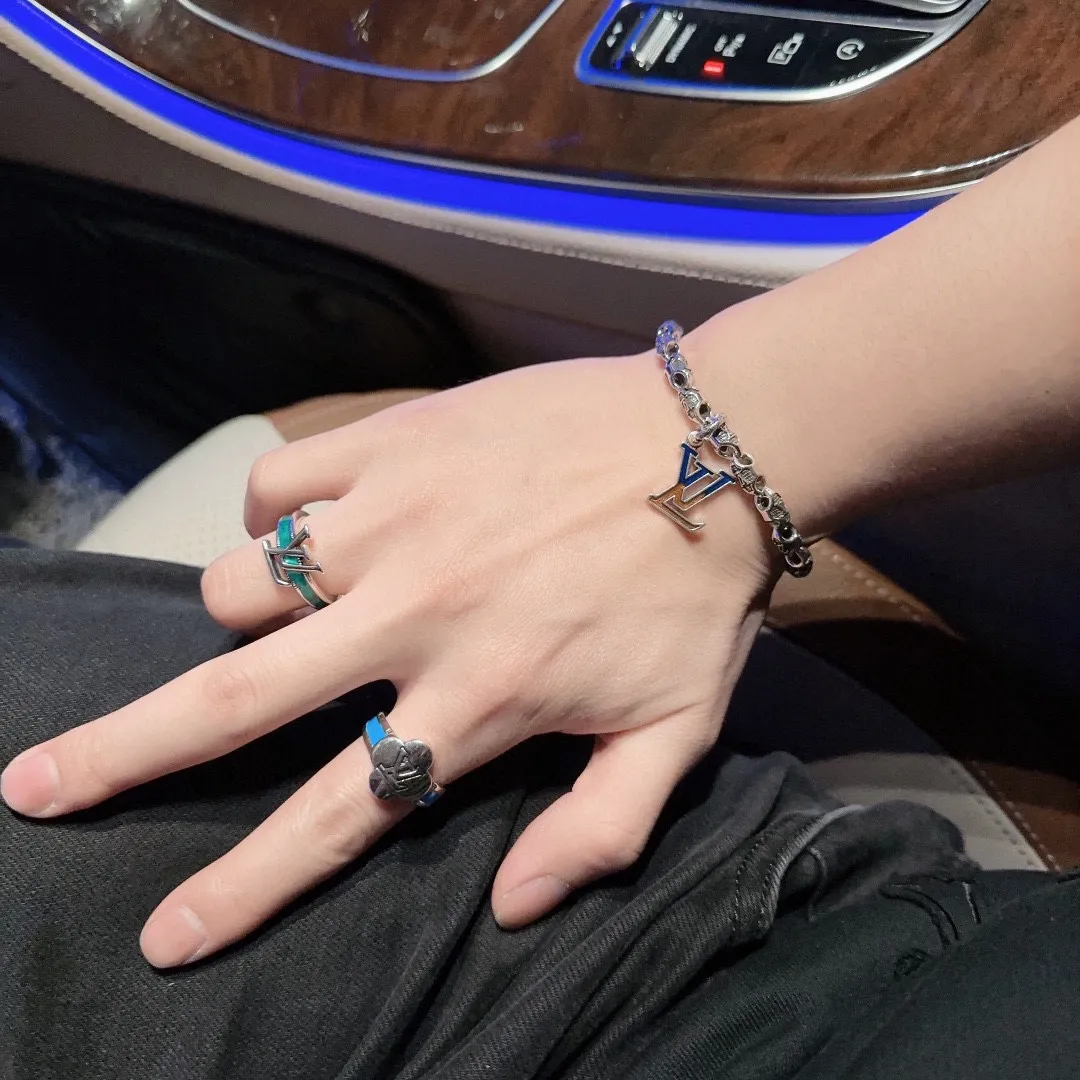 Louis Vuitton シルバー レトロスタイルブレスレット - 画像 (8)