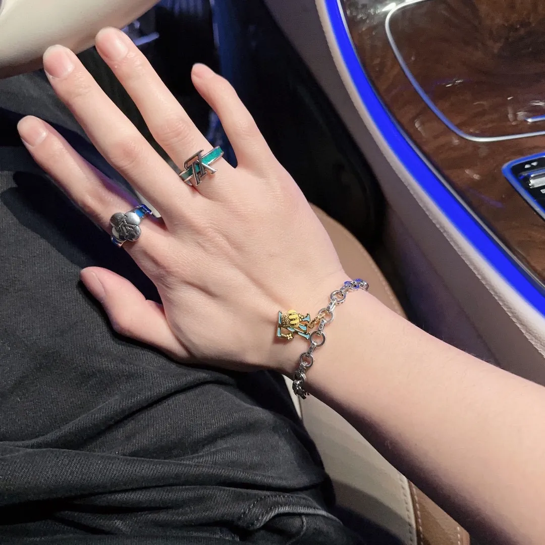 Louis Vuitton シルバー レトロスタイルブレスレット - 画像 (9)