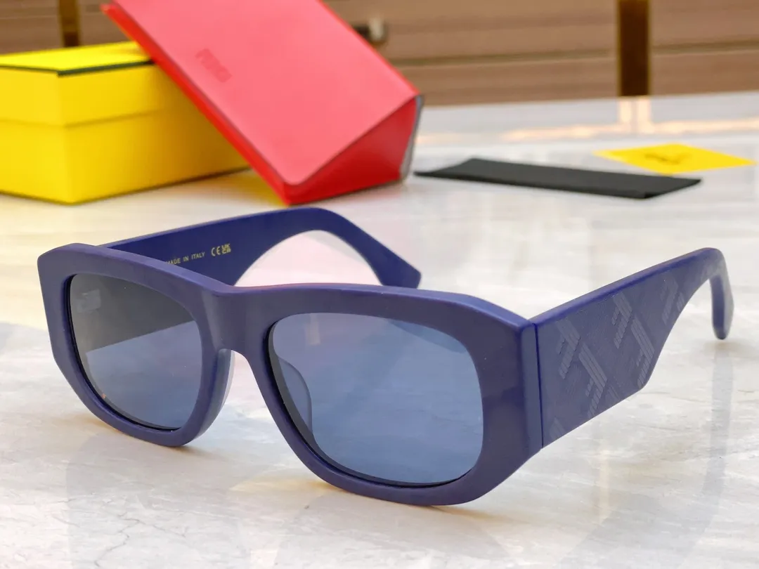 FENDI 黒 新款サングラス FE40106 - 画像 (8)