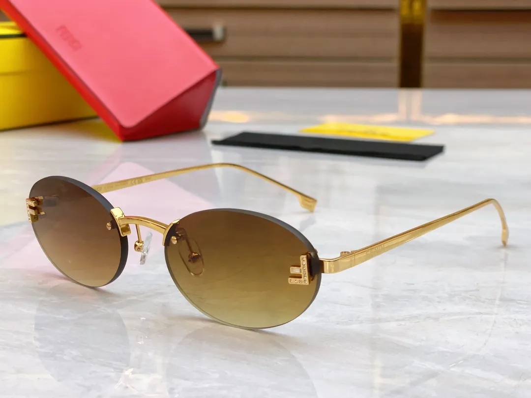 FENDI ゴールドリムグレーサングラスFE4075US - 画像 (6)